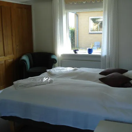 Djurs-bnb - Rimsøhuset Bed & Breakfast 3*